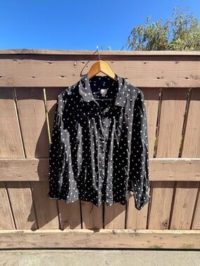💕LIKE NEW 💕  Black Polka Dot Button-Down Shirt